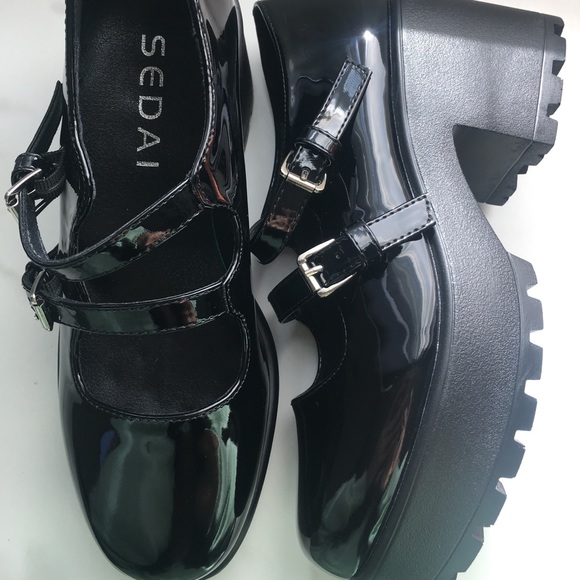 Mary Jane Shoes - new mary jane leather black shoes